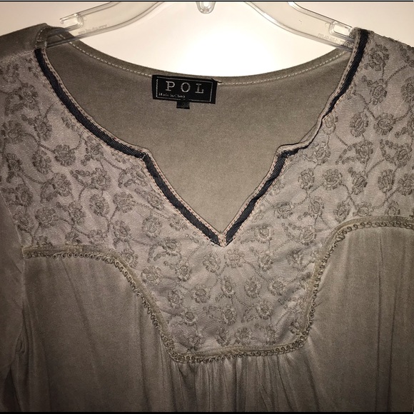 cute flowy top - Picture 3 of 6